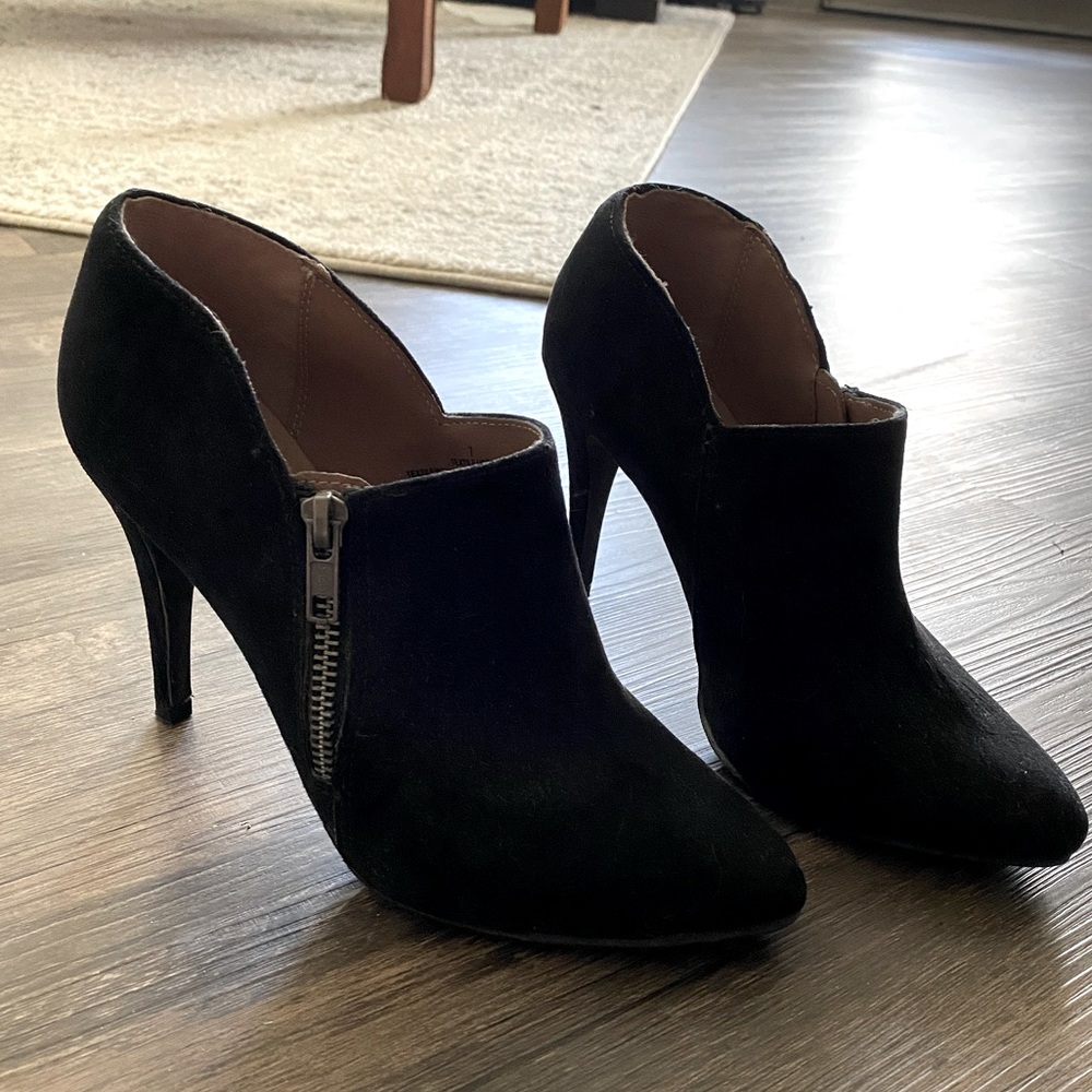 Mossimo black booties